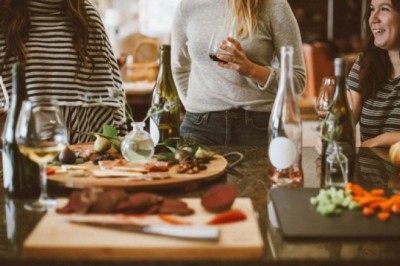 How To Throw the Perfect Dinner Party