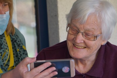 6 Unique and Engaging Care Home Activities for the Elderly