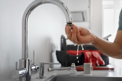 The Most Common Bathroom Fixes You Should Leave To The Pros