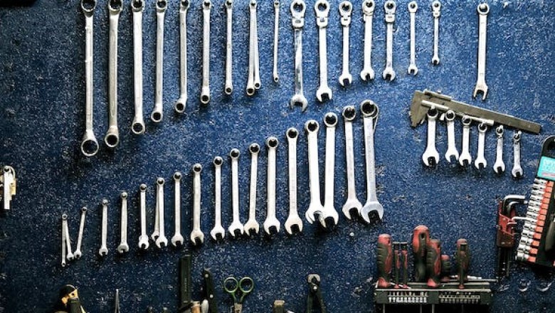How to Save Money on Car Repairs and Avoid Mechanics