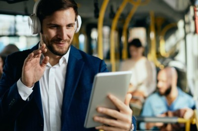 Top Perks of Corporate and Group Travel via Charter Bus Rentals