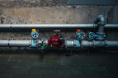 How to Address Plumbing Needs in High-Traffic Business Facilities