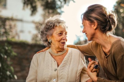 7 Clear Signs Your Elderly Parent May Need Assisted Living