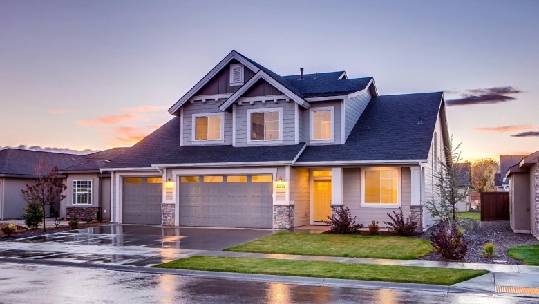 Is It Time for a New Garage Door? Signs You Shouldn’t Ignore