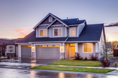Is It Time for a New Garage Door? Signs You Shouldn’t Ignore