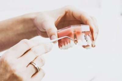 9 Ways Denture Wearers Can Maintain Oral Health