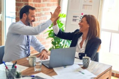 8 Ways Nutritious Lunches Improve Employee Morale