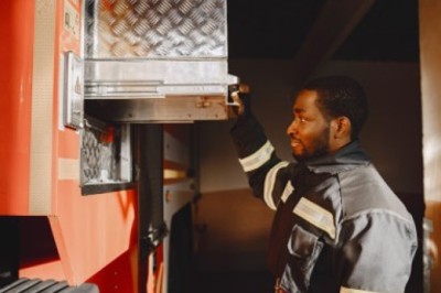 5 Ways On-Truck Fall Prevention Can Improve Workplace Safety